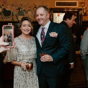 Mac Duggal | Flounce Sleeve Midi-Dress
Color: SILVER
Size: 8